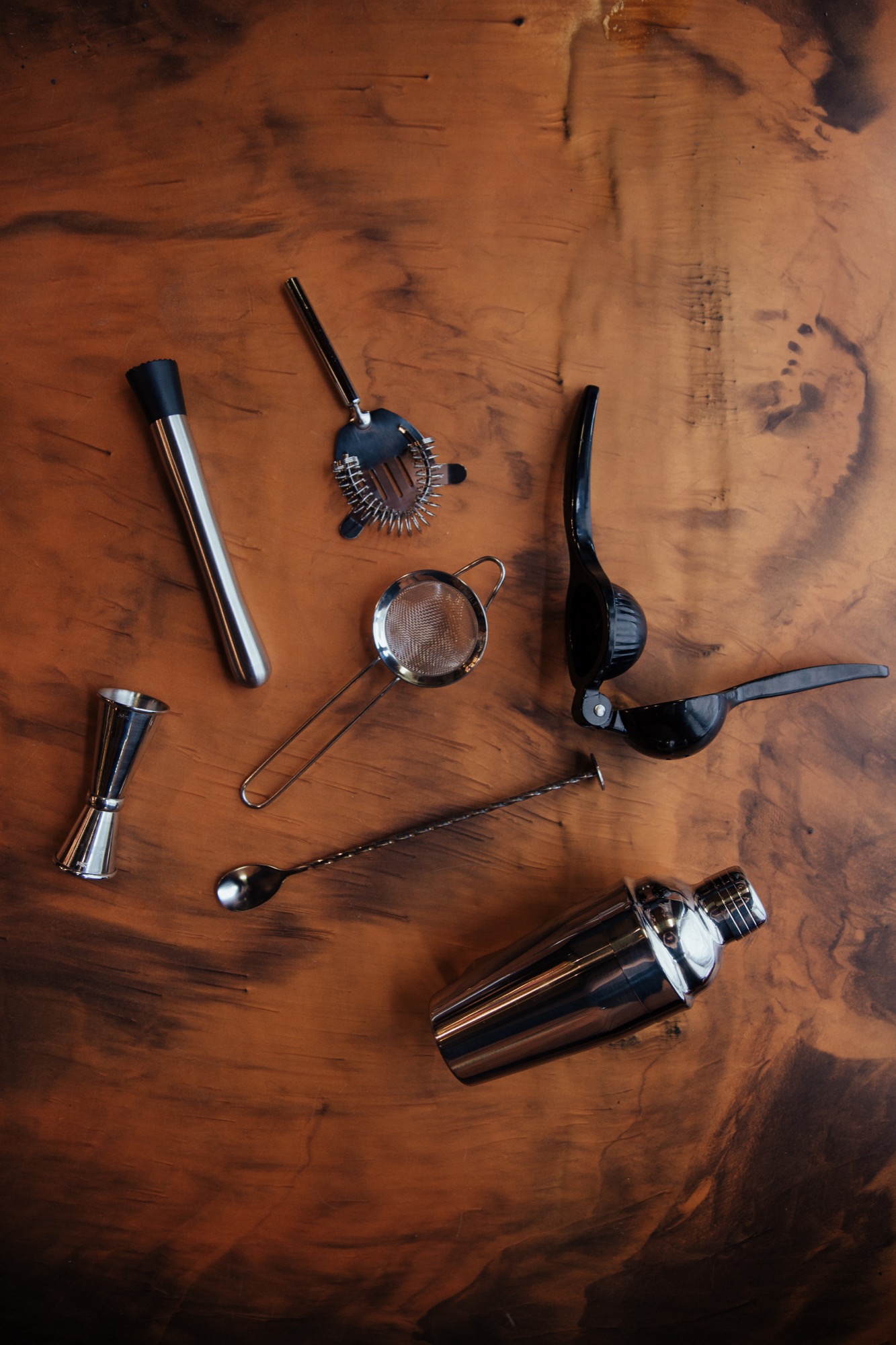 Outils de mixologie à la distillerie Cherry River